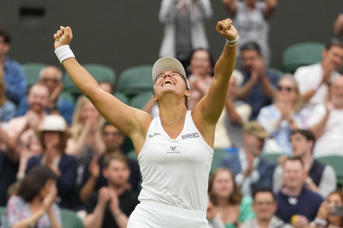 Marketa Vondrousovaは1994年以来、女子ウィンブルドンチャンピオン初の一回戦敗退者となる